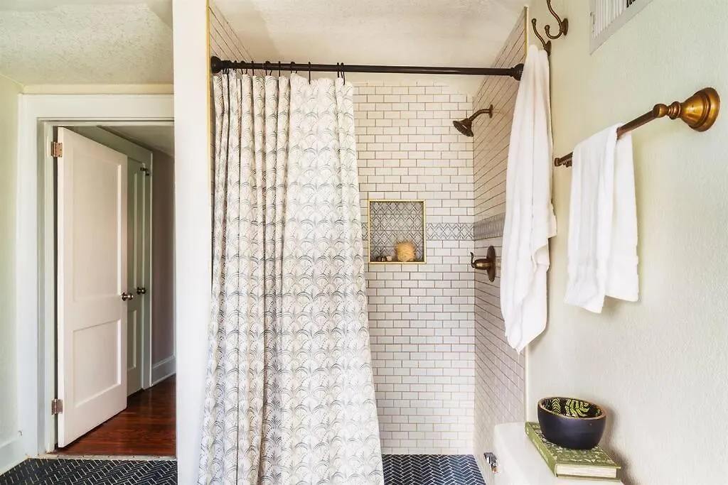 Holiday home Prime Spot! Perfect For Families! Backyard Bliss Villa Charlotte